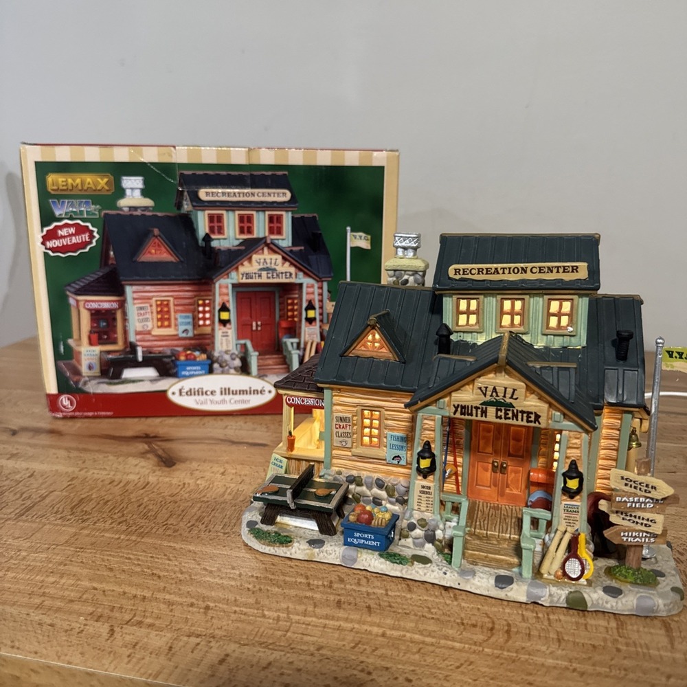 Lemax Vail Youth Center Lighted Building 2009 Retired Christmas Village